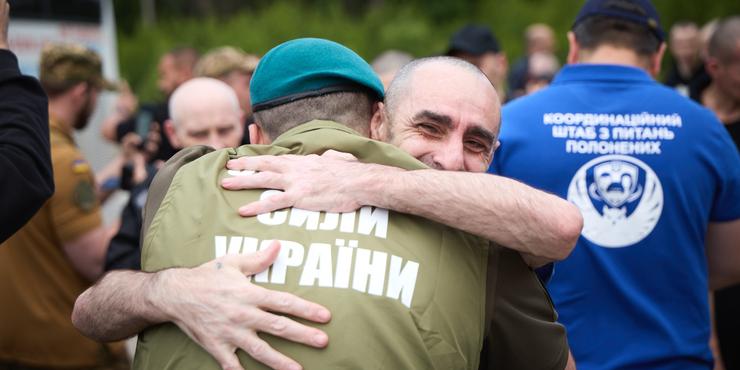 Найбільше громадян України єднають перемоги ЗСУ, а роз'єднують - чвари у політиці та суспільстві, - опитування