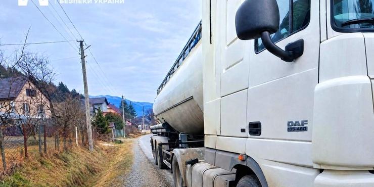 Слідчі БЕБ викрили незаконне перевезення пального