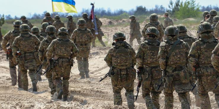 Виробники відмовляються дотримуватись нового порядку забезпечення ЗСУ. Через це під загрозою постачання форми, - ЗМІ