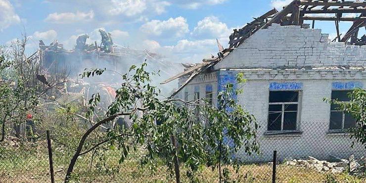 Внаслідок атаки на Київщину постраждали житлові будинки: є поранені