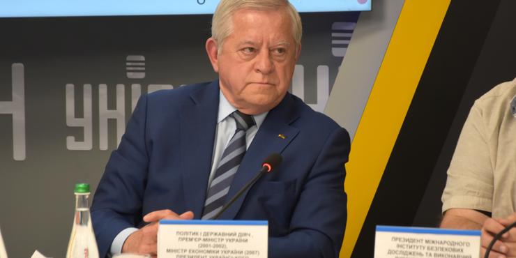 Наразі Україна фактично фінансує робочі місця за кордоном та виконує іноземний бюджет, - Кінах