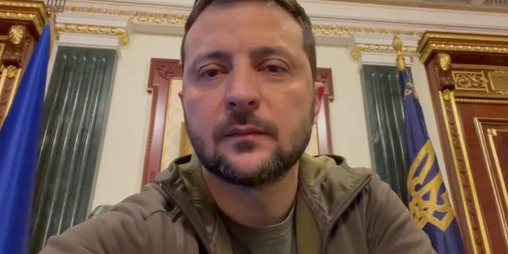 Зеленський повернувся у Київ і записав відео зі свого кабінету