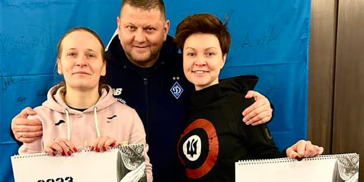 Залужний "благословив" друк календаря з оголеними журналістками