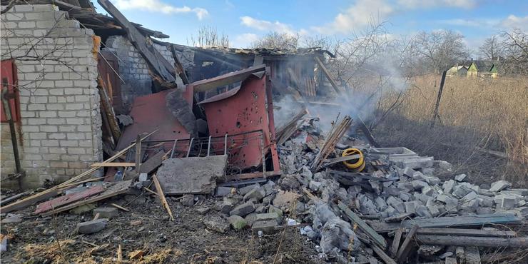 На Донеччині окупанти вдарили по мирних мешканцях, які прийшли до волонтерів по хліб і воду