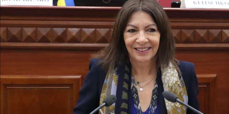Мер Парижа виступила у Київраді