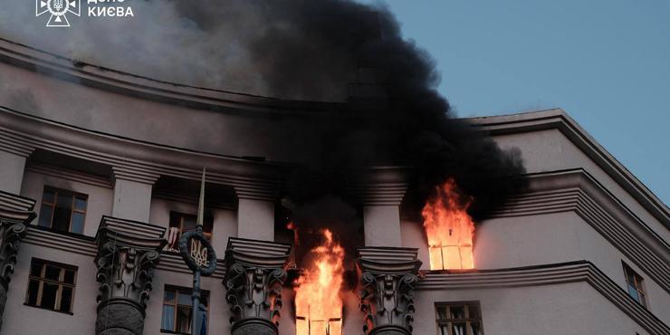 "Світ може змусити кремлівських злочинців перестати вбивати", - Зеленський прокоментував нову атаку РФ на Київ