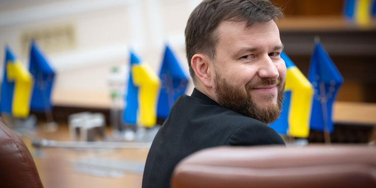 Чи отримують пересічні ВПО 10 тис. гривень на місяць, як стверджував міністр Улютін: що відповіли у мінсоцполітики