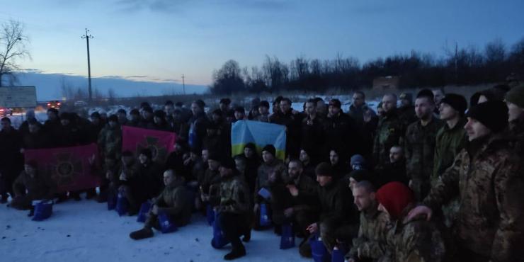 Обмін полоненими: В Україну повернулася ще сотня українських воїнів
