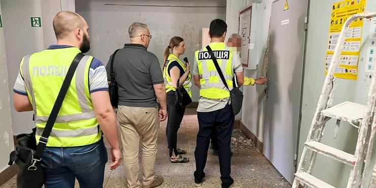 Охоронець, який не відкрив укриття у Києві, мав ознаки сп’яніння і знаходиться в поліції, — прокуратура