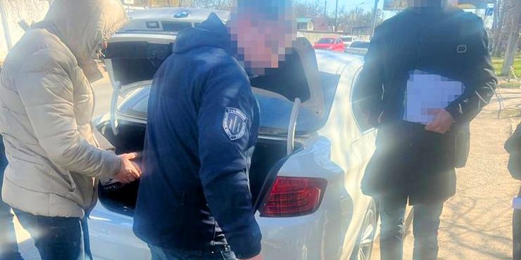 На Одещині судитимуть поліцейських, які “заробили” сотні тисяч доларів на наркоділках