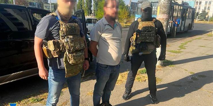 У Херсоні викрили священника Московського патріархату, який торгував російською зброєю