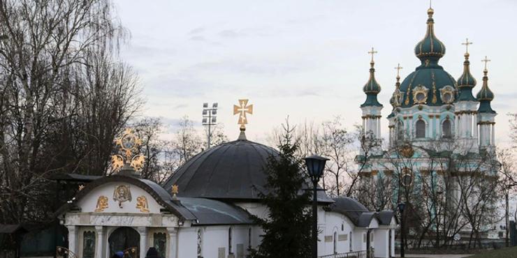 Суд ухвалив рішення про знесення каплиці, яку УПЦ МП спорудила на місці Десятинної церкви