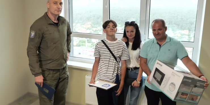 У Києві з 2014 року зареєстровані майже 400 тис. переселенців: Кличко розповів про перші 37 квартир для них