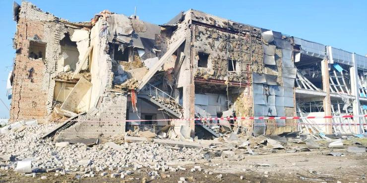 Росія демілітаризувала “Калібрами” торговий центр, автосалон і магазини у Миколаєві