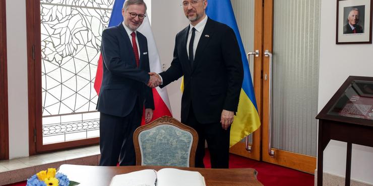 Чехія побудує в Україні завод з виробництва патронів у гвинтівок: що відомо