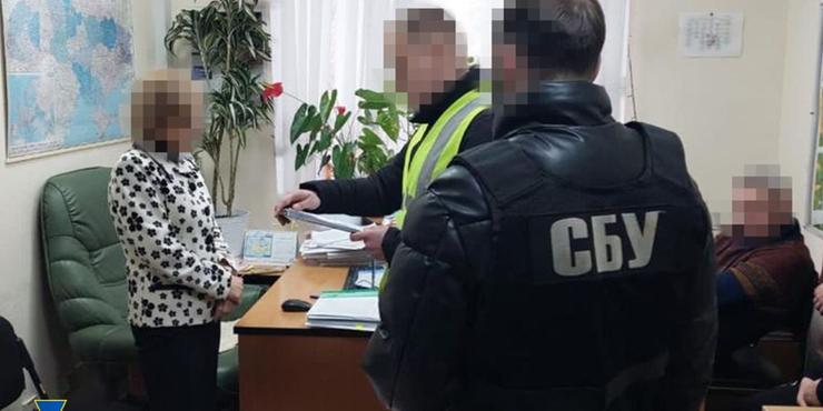 Один із посадовців Держлікслужби отримав підозру за ввезення фальсифікату в Україну