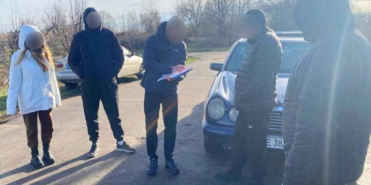 У Дніпрі викрила групу шахраїв, які ошукали волонтерів та військових на 1,2 млн грн