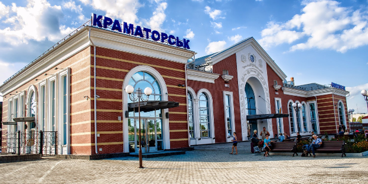 Укрзалізниця призупиняє рух поїздів у Донецьку область