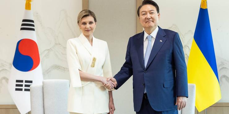 Олена Зеленська під час візиту до Кореї говорила про надання ППО та розмінування