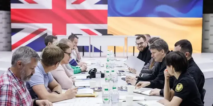 Британія спрямує кошти від заморожених російських активів на ремонт української військової техніки