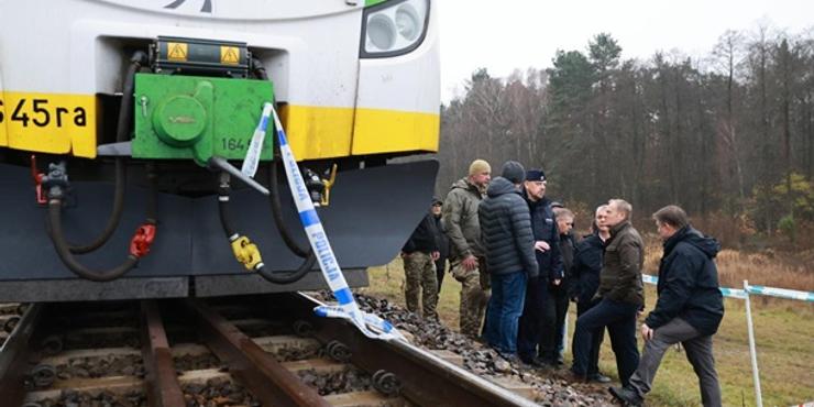 У Польщі вимагають арештувати підозрюваних у диверсії на залізниці українців, які втекли з країни