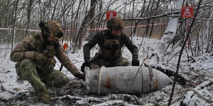 На Сумщині знайшли 300-кілограмову боєголовку від крилатої ракети РФ: у поліції розповіли, звідки вона там взялася