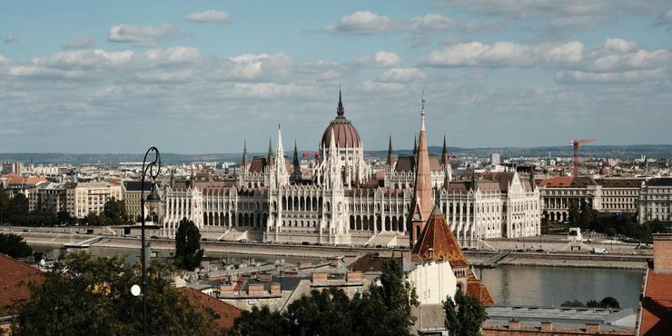 Єврокомісія вимагає від Будапешта відповіді за зв’язки з РФ, - Politico