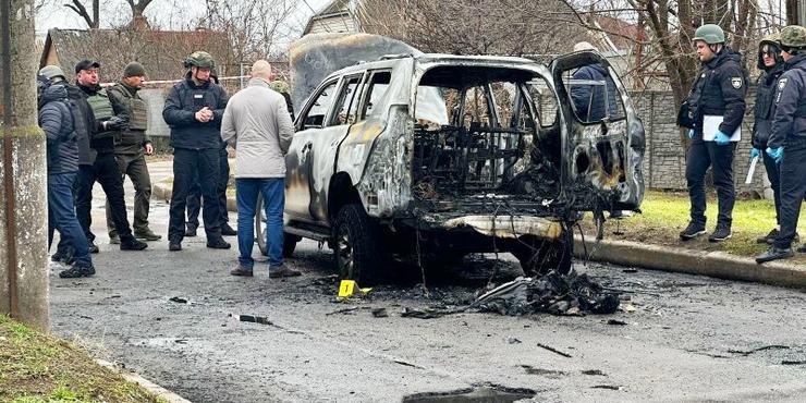 На Дніпропетровщині розстріляли автомобіль заступника голови Нікопольської міської ради: що відомо