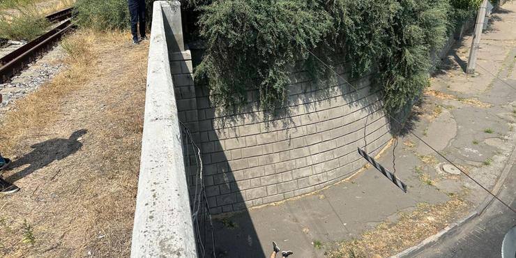 ДБР розслідує інцидент у Миколаєві, де чоловік стрибнув з моста під час перевірки документів працівниками ТЦК