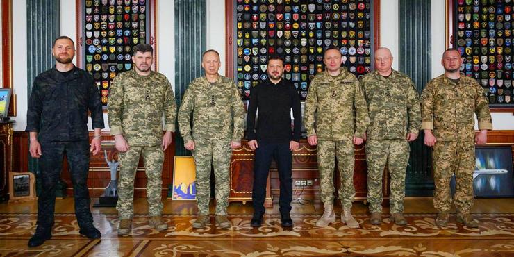 Володимир Зеленський, Євгеній Хмара, Олександр Сирський, Андрій Гнатов, Михайло Драпатий, Павло Паліса, Ігор Скибюк