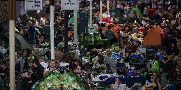 Рекорд за останні роки: у ніч на 2 липня в метро Києва ховалися понад 52 тисячі людей