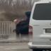 У мережі шириться відео, де чоловік вистрибує з автомобіля ТЦК із закривавленою головою: реакція військкомату
