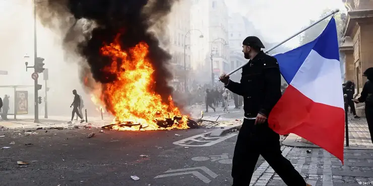 «Шкільні» погроми у Франції. Як Кремль розхитує Європу та до чого готуватись Україні