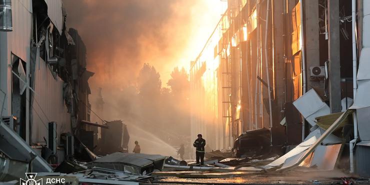 Внаслідок атаки РФ у Києві двоє загиблих Внаслідок нової атаки РФ на Київ, у столиці двоє загиблих: що відомо