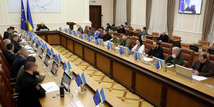 В Україні продовжили карантин щодо COVID-19: скільки він ще триватиме