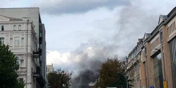 Удар дрона по СБУ в Києві: Кількість постраждалих зросла, пошкоджена відома пекарня Удар по будівлі СБУ
