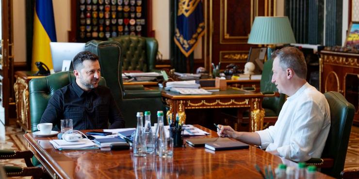 Президент України Володимир Зеленський і новий заступник керівника Офісу президента України Олексій Соболев