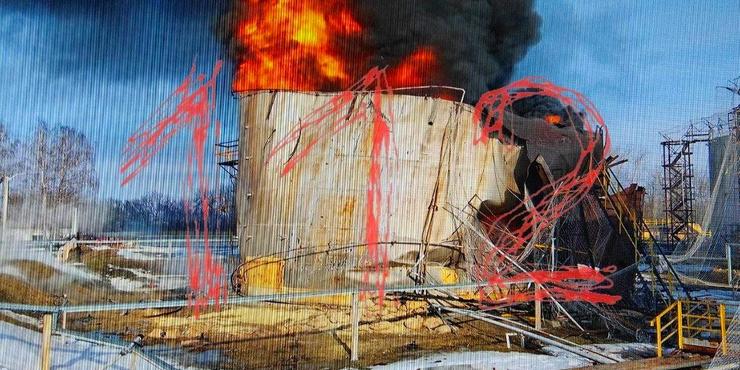 У Бєлгородській області спалахнула нафтобаза після атаки безпілотників: що відомо