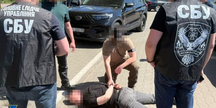 На Житомирщині СБУ затримала керівника ТЦК: вимага хабар за "бронювання" працівників
