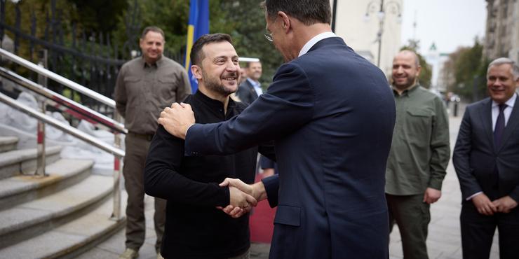 Зеленський — Рютте: “Україна повинна стати 33-м членом НАТО”