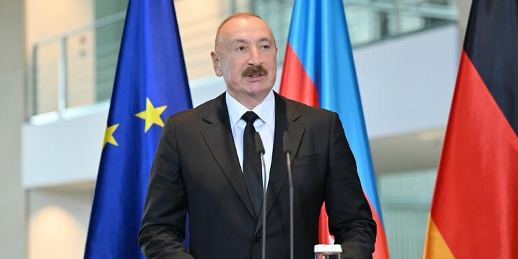 Алієв повідомив про таємну зустріч у Баку представників ФРН та РФ щодо війни в Україні Ільхам Алієв