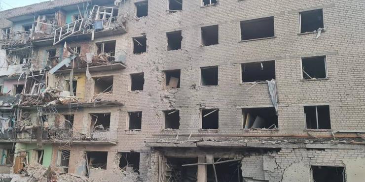 Росіяни обстріляли керованою авіабомбою село на Харківщині: загинула людина