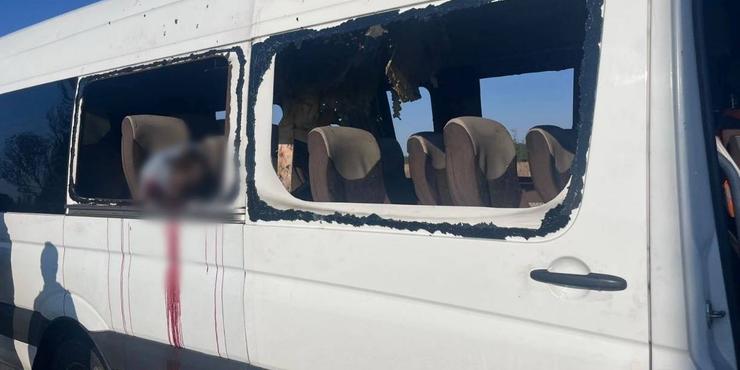 Росія вдарила по автобусу з людьми
