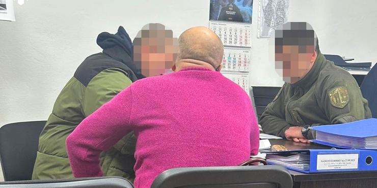 На Тернопільщині судитимуть командира, який нараховував підлеглому “бойові” за ремонт будинку доньки