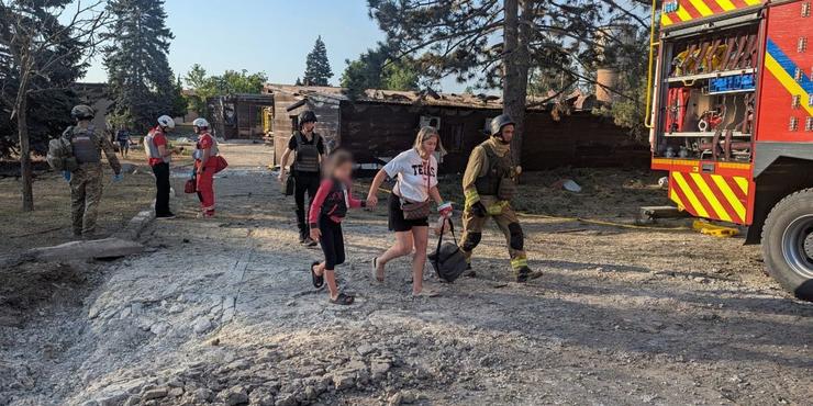 На Запоріжжі росіяни вдарили КАБами по базі відпочинку: є загиблі, серед поранених - діти