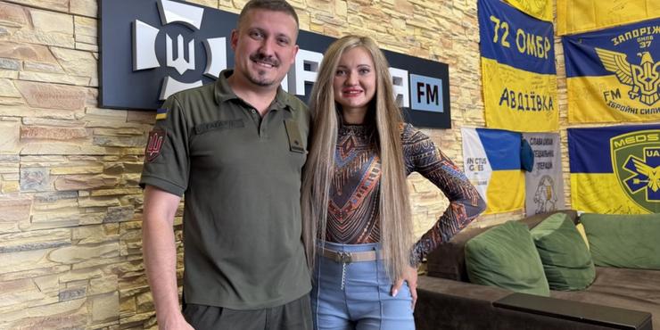 Співачка та військова Валерія Охтирчанка презентувала нову пісню і розповіла про розбиту обстрілом квартиру у Києві