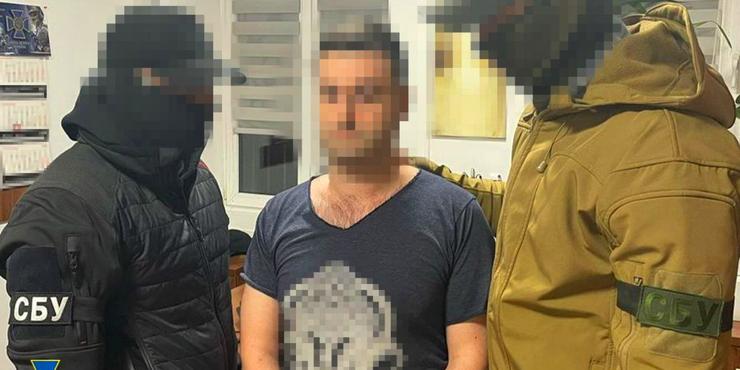 Вперше за запитом СБУ: у Польщі затримали “політексперта” з оточення Медведчука та доправили в Україну