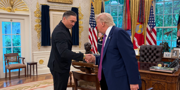 Український боксер і чемпіон світу з боксу Усик зустрівся із Трампом в Овальному кабінеті