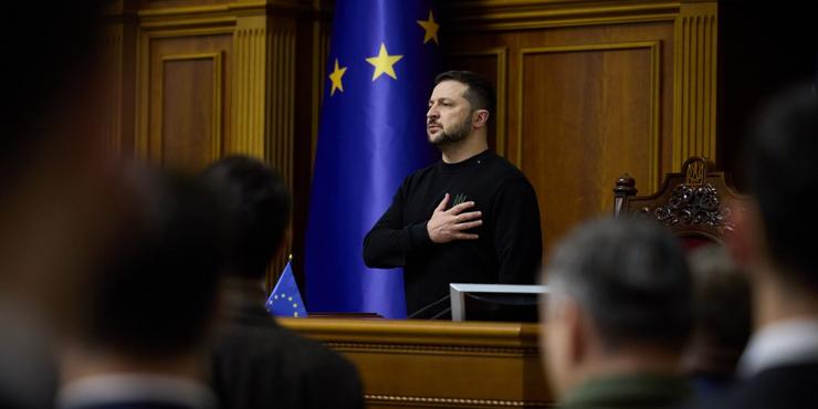За п'ять місяців кількість українців, що схвалюють діяльність Зеленського, зменшилася уполовину, - соцопитування