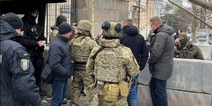 НАБУ викрило у Раді групу нардепів, які торгували голосами, відбулися обшуки в комітетах